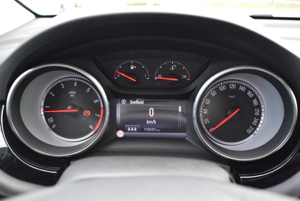 Opel Astra 1.4 innovation | panoramadak | trekhaak | climate control | crui