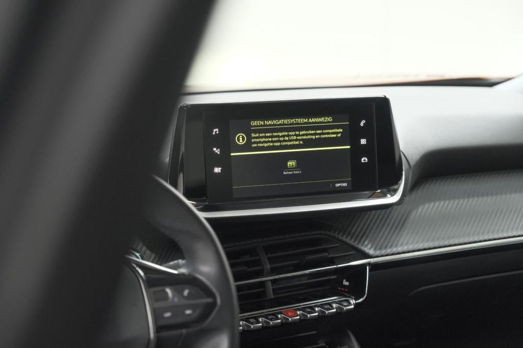 Peugeot 2008 puretech 130 allure pack | trekhaak | adaptieve cruise control