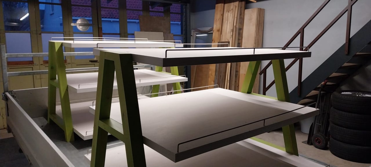 Houten presentatietafel