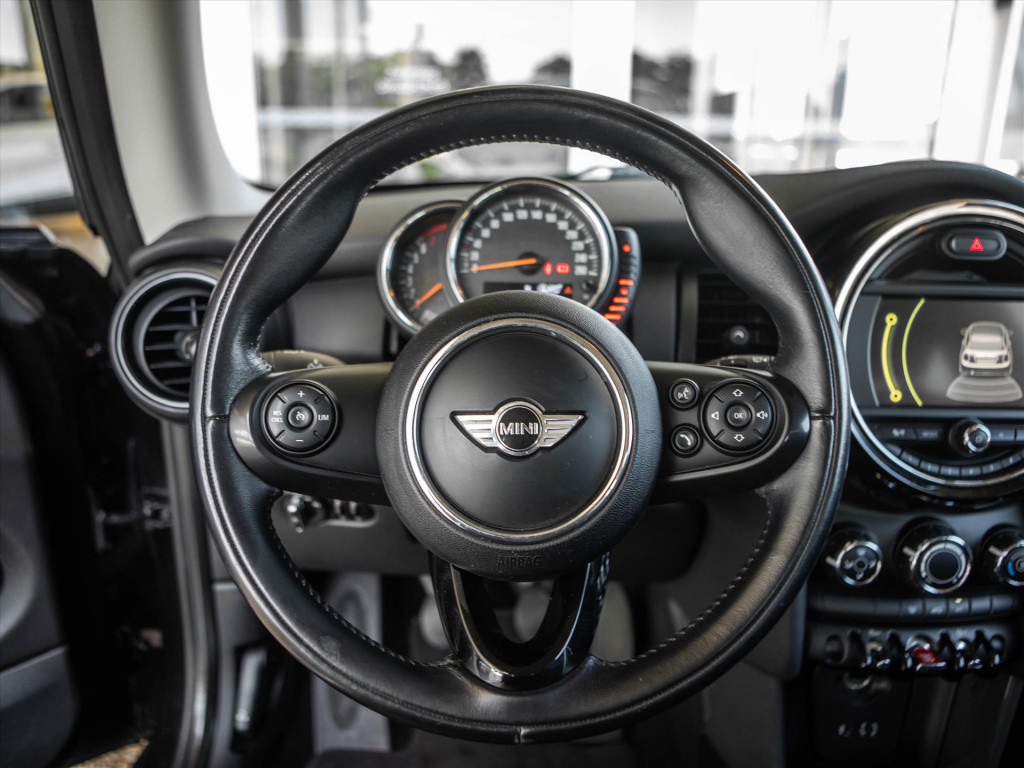 Mini One mini 1.2 102pk business | navigatie | bluetooth | park. sensoren |