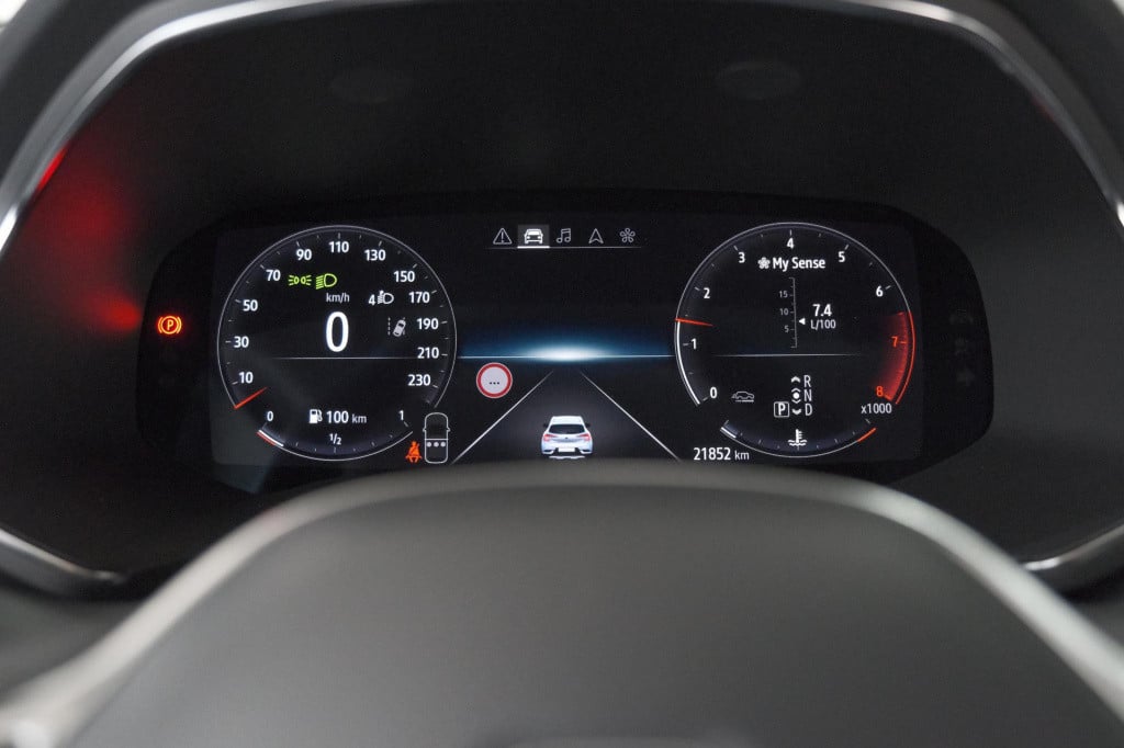 Renault Captur mild hybrid 140 edc techno | camera | 9.3 inch scherm | appl