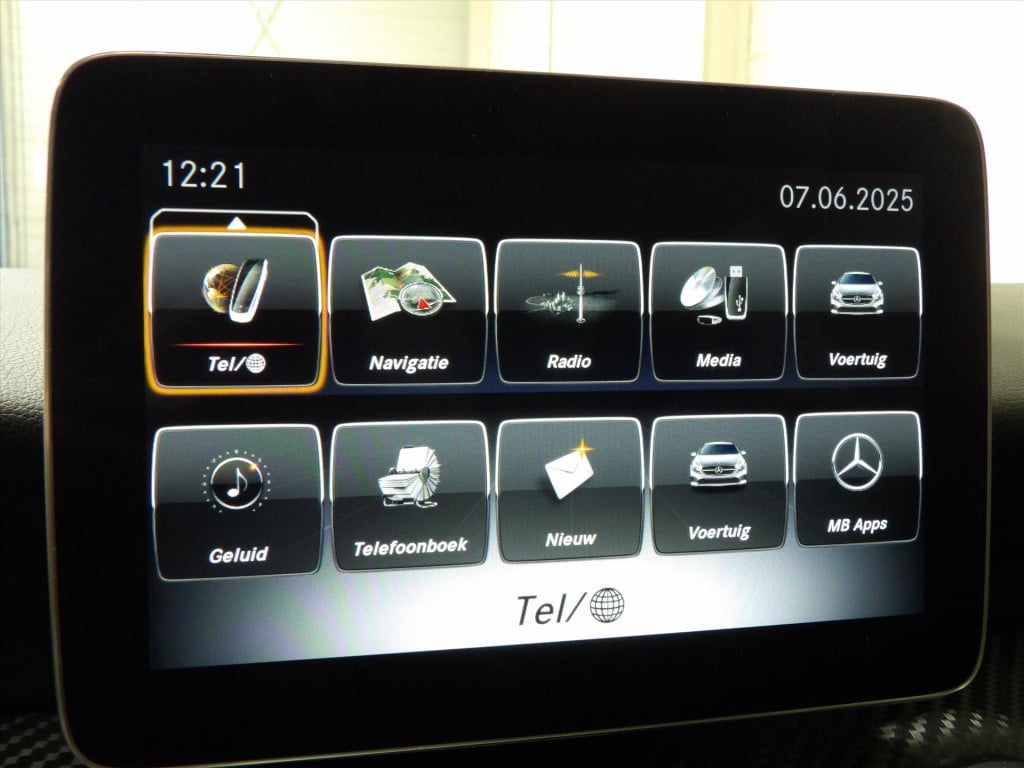 Mercedes-Benz A-Klasse a180 122pk 7g-dct business solution amg