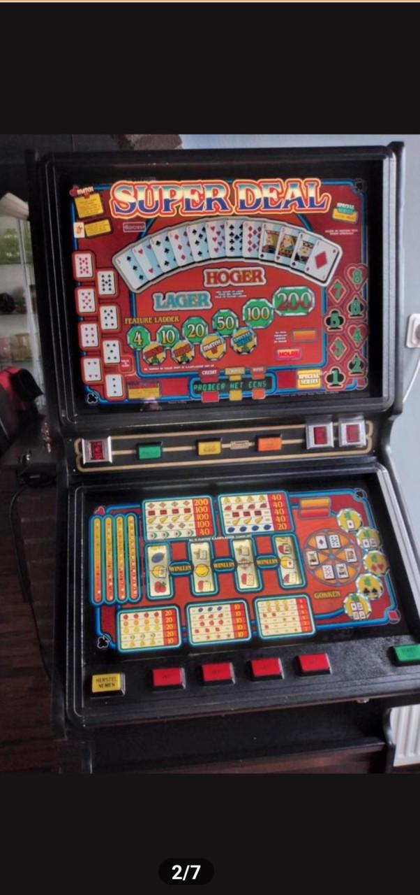 Diverse nostalgische automaten in topstaat