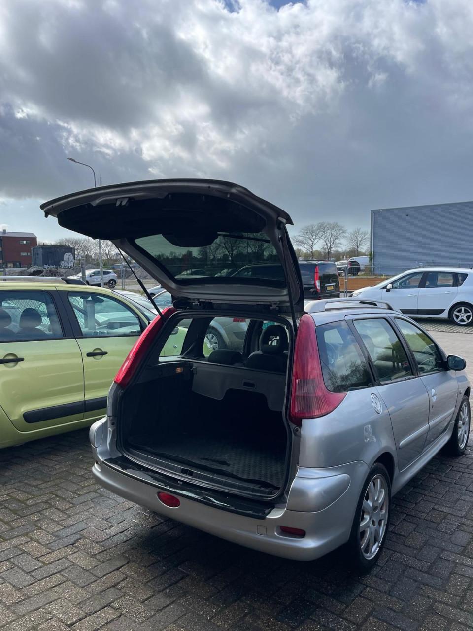 Peugeot-206 SW 1.6-16V Quiksilver