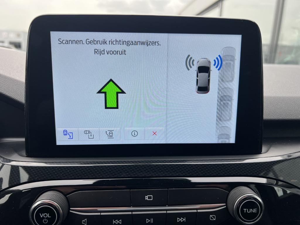 Ford Kuga 2.5 phev e-cvt 225pk st-line x ,adaptive cc , trekhaak , voorruit