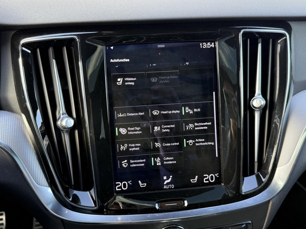 Volvo V60 t6 340pk recharge r-design| panodak| adap.cruise| 360camera| awd