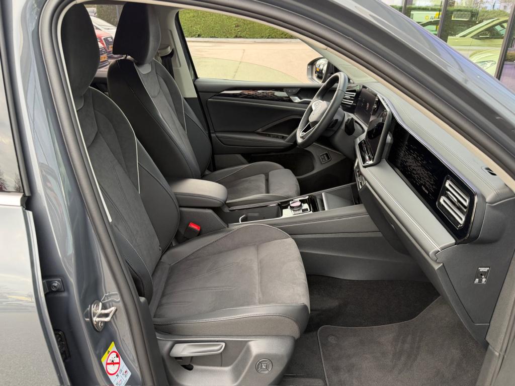 Volkswagen Tiguan 1.5 ehybrid elegance 204pk | trekhaak | 360 camera | dode