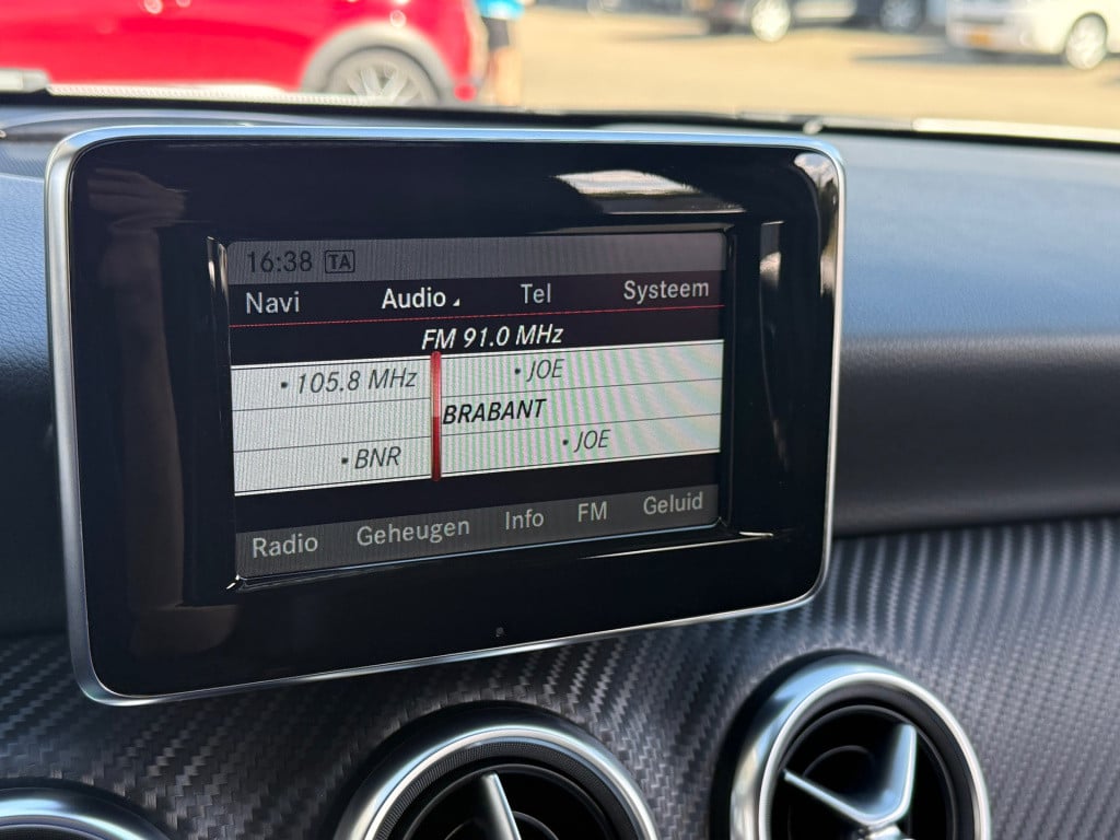 Mercedes-Benz A-Klasse 180 ambition amg