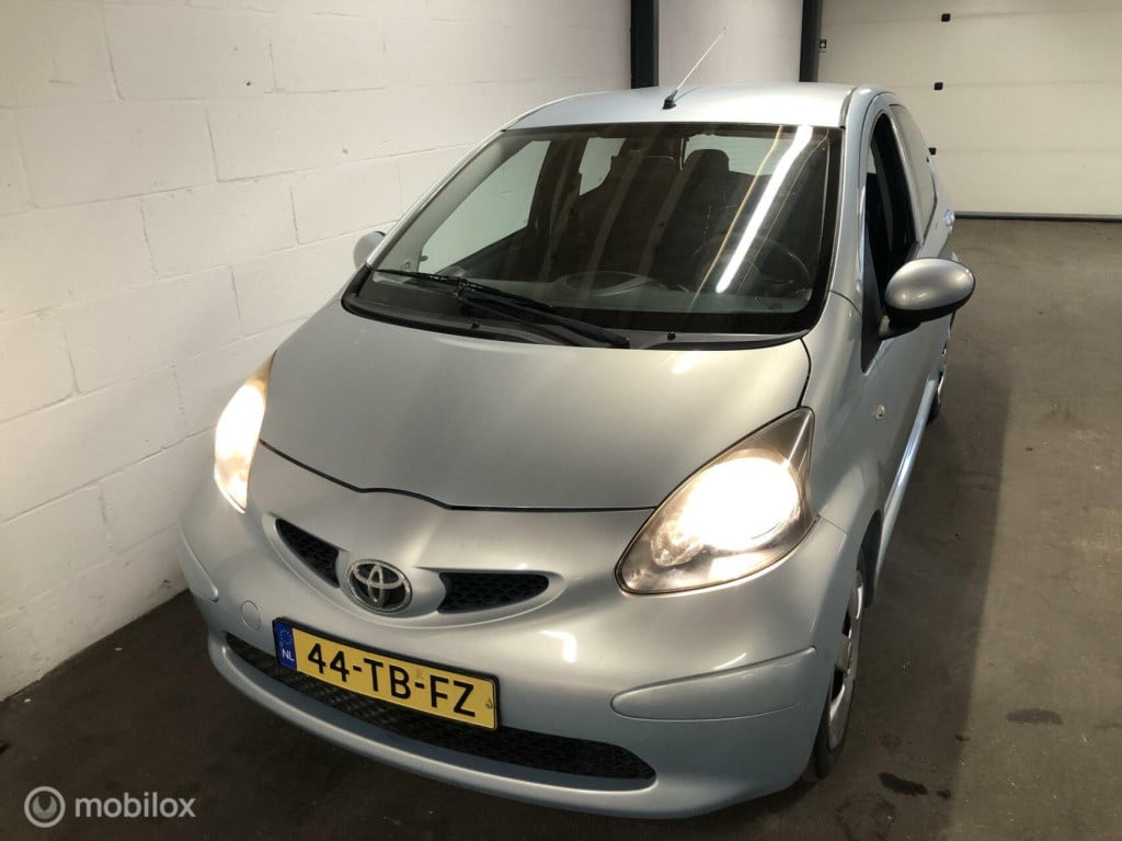 Toyota Aygo 1.0-12v +