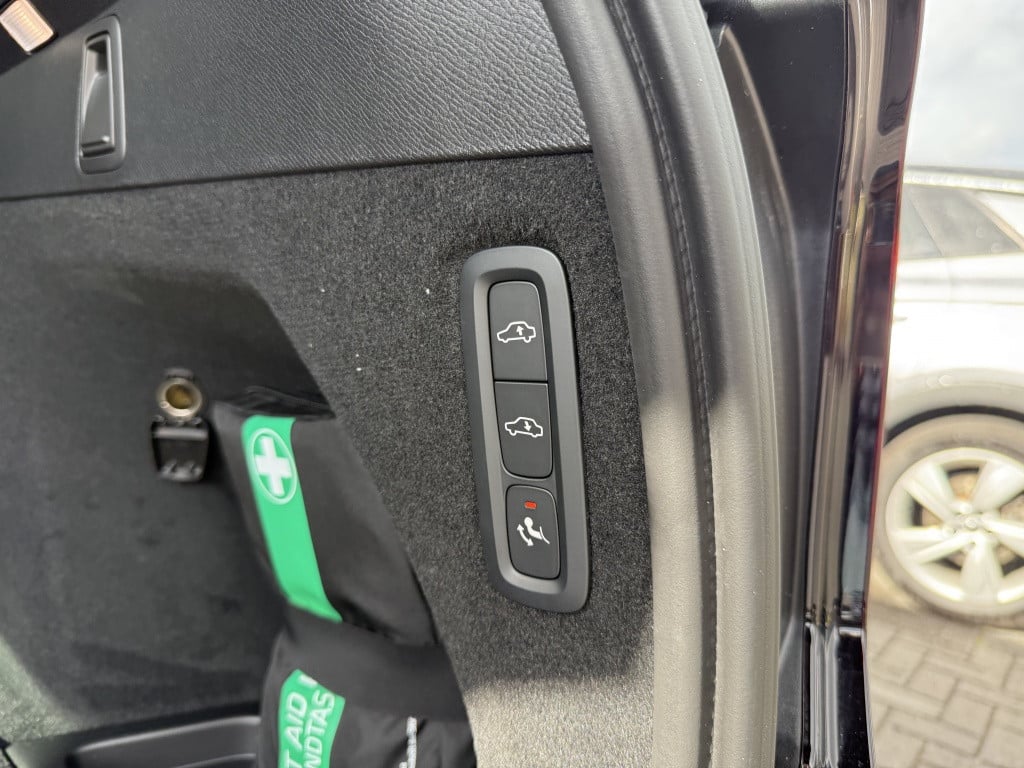 Volvo XC90 t8 455pk recharge ultra dark| full options black edition| trekha