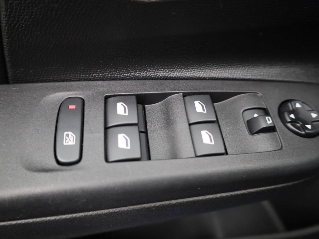 Opel Corsa 1.2 gs line | automaat | parkeer sensoren | navigatie | apple ca