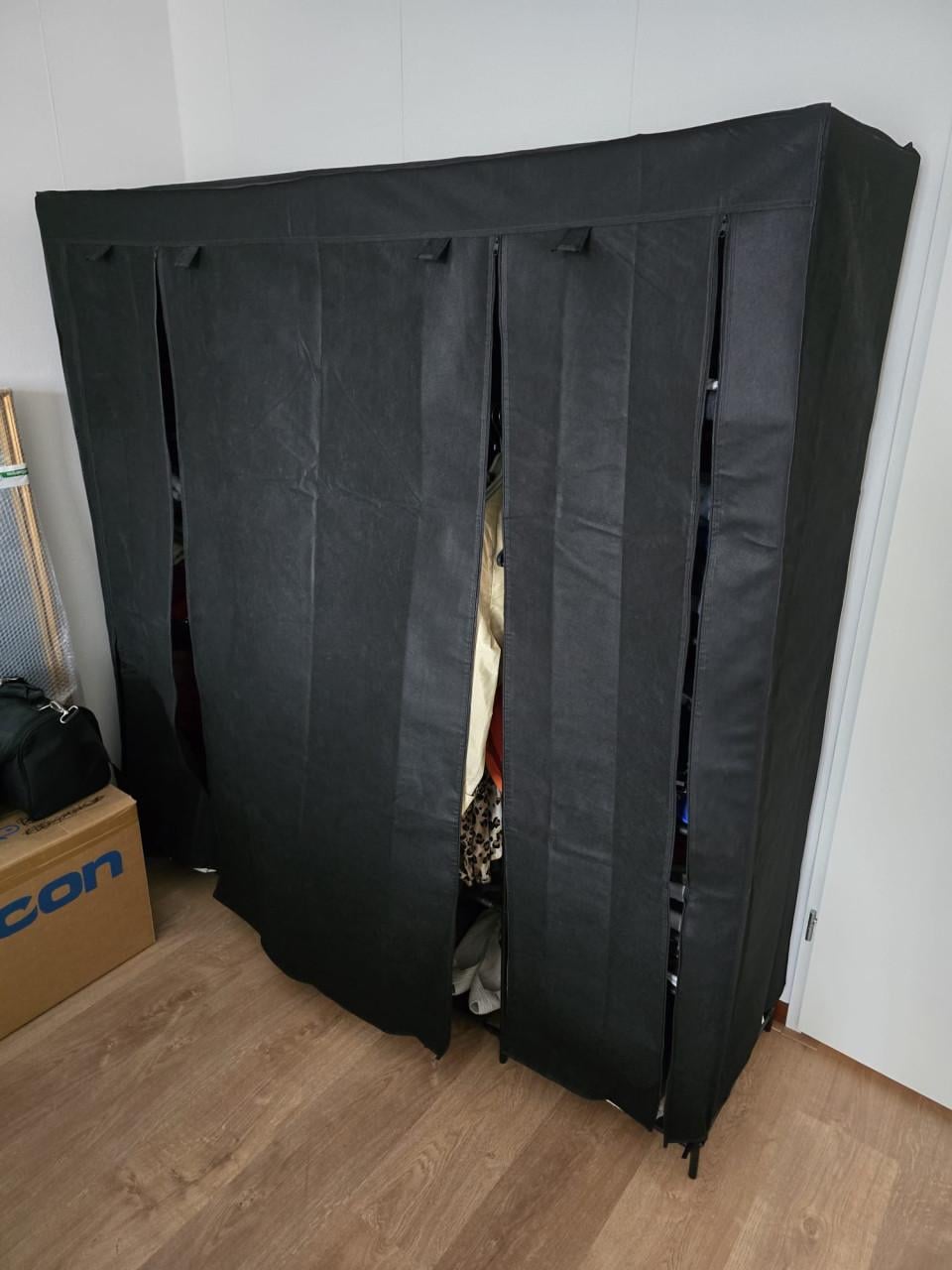 Demontabele grote camping kledingkast