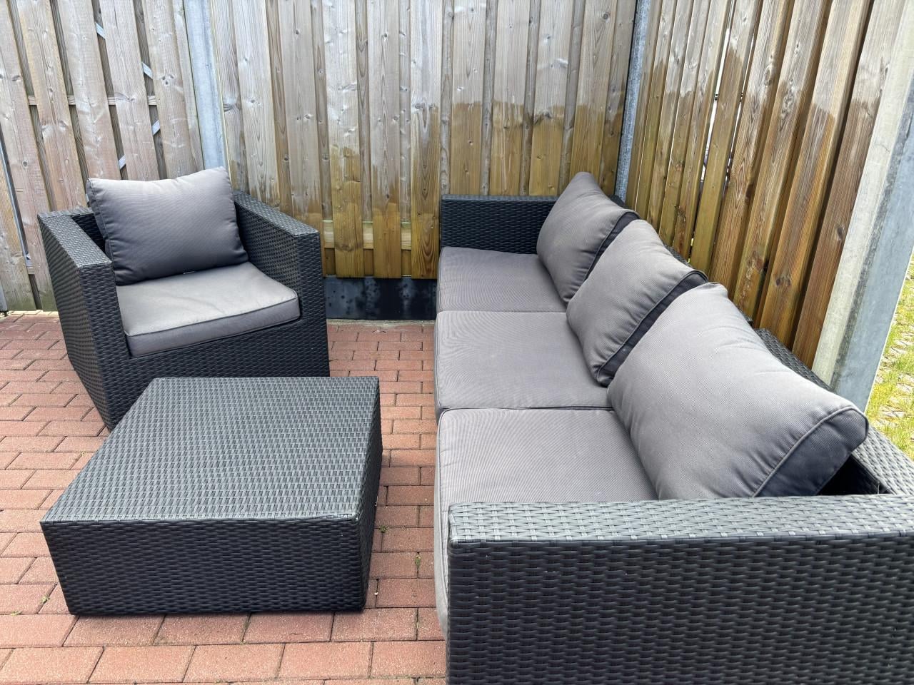 Bois Le Duc loungeset met tafel en stoel