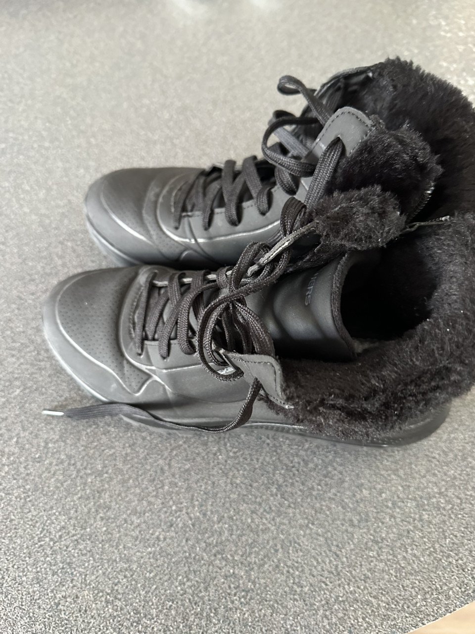 Zwarte hoge sketchers