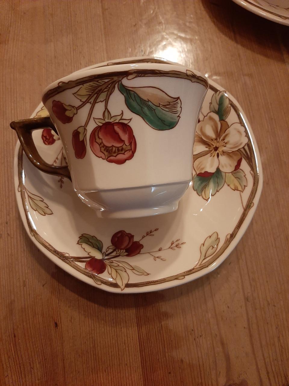 VINTAGE - 6  VLLEROY & BOCH - KOP EN SCHOTELS -  NIEUWSTAAT