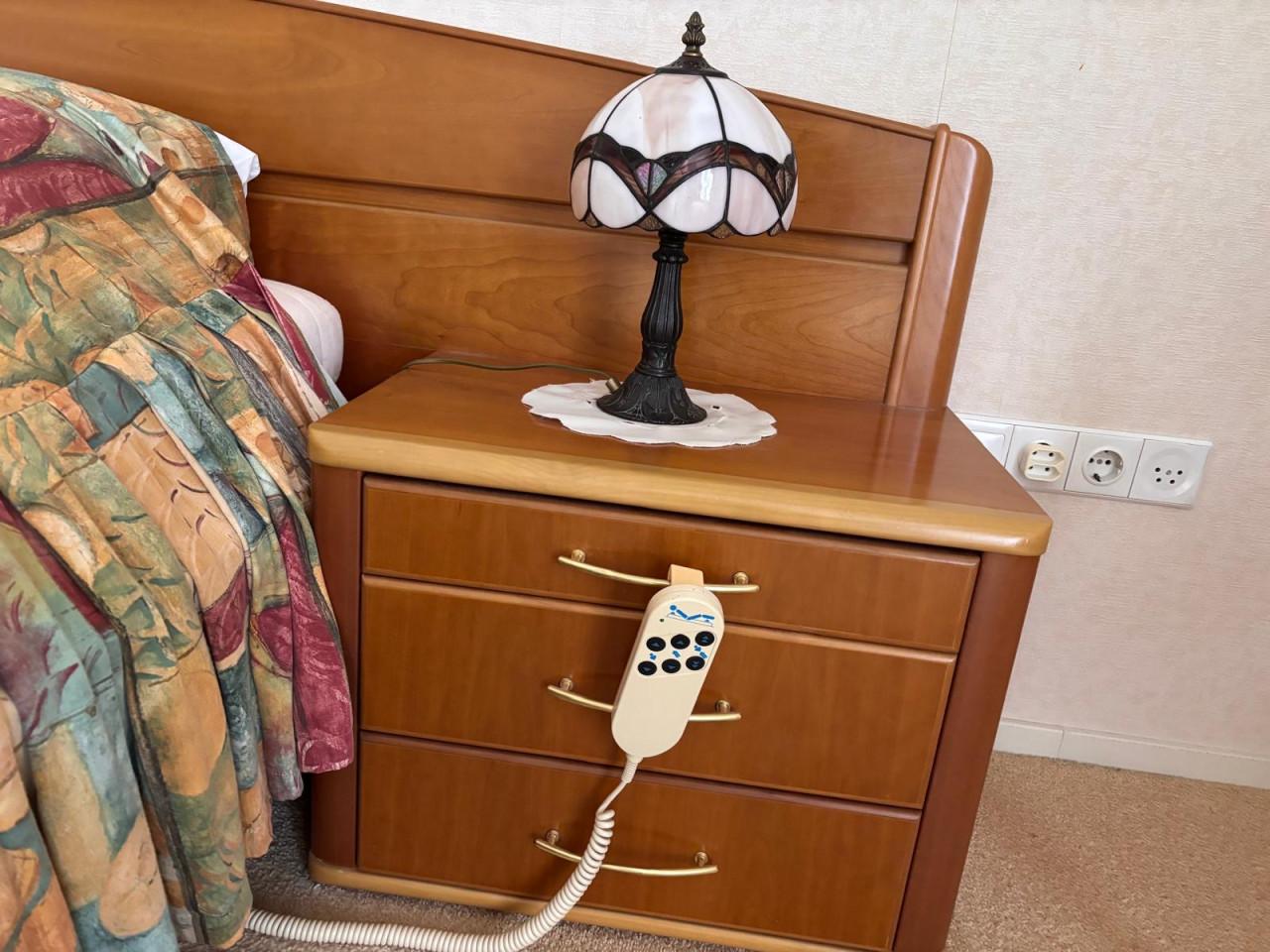 Mooi kersenhouten 2 persoons bed