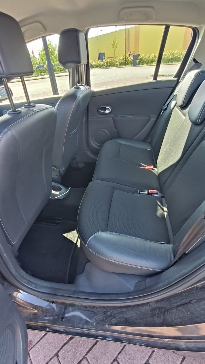 Renault Clio 1.6 16V 82KW 5-DRS 2007 Zwart