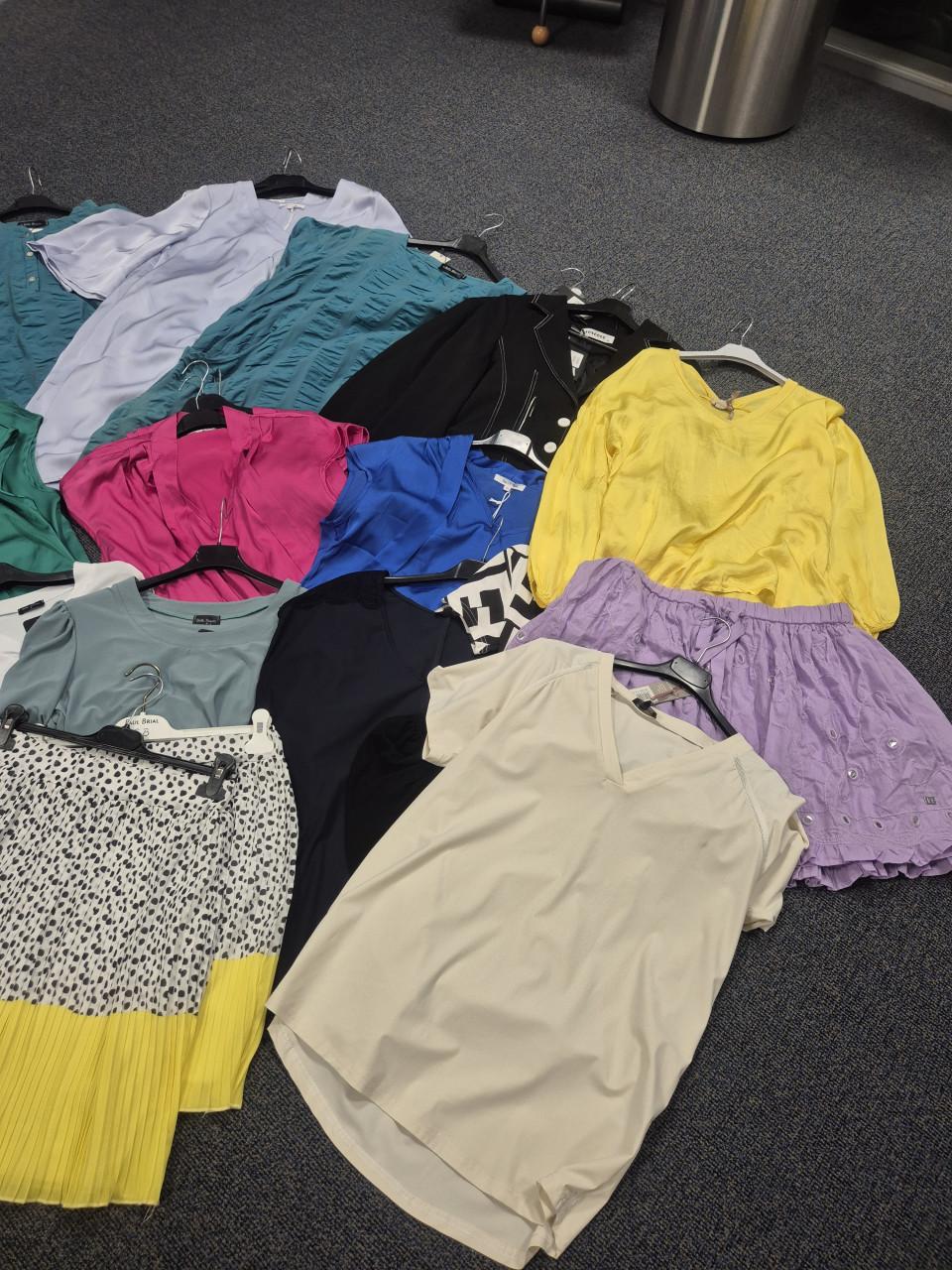 Partij nieuwe kleding 25 stuks