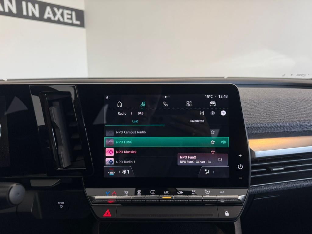 Renault Megane E-tech ev40 boost charge equilibre