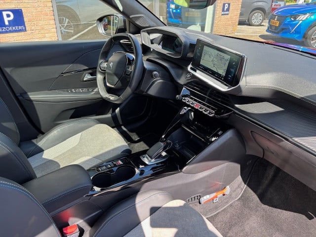 Peugeot 208 gt pack ev 50kwh 136pk/12%bytelling+btw | 3-fase navigatie | cr