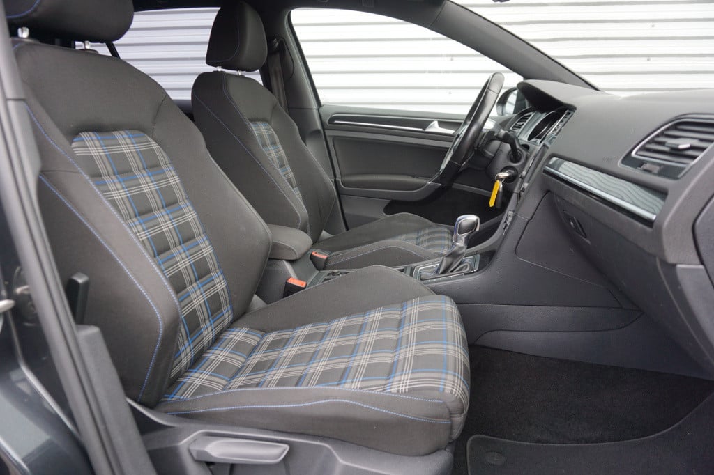 Volkswagen Golf 1.4 tsi gte airco / navi / stoelverw. / acc / parkeers. / e