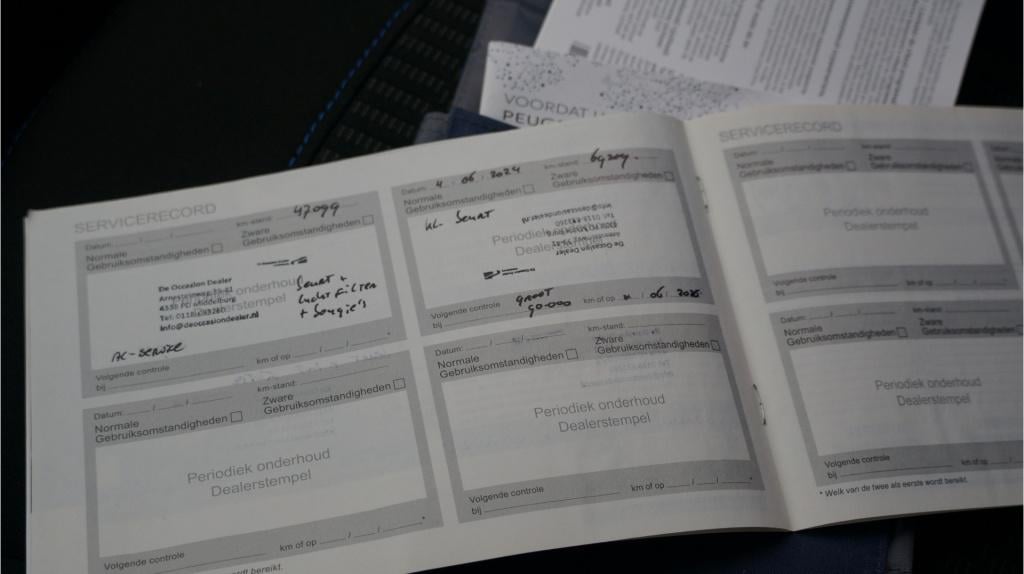 Peugeot 208 1.2 puretech signature rijklaar incl garantie