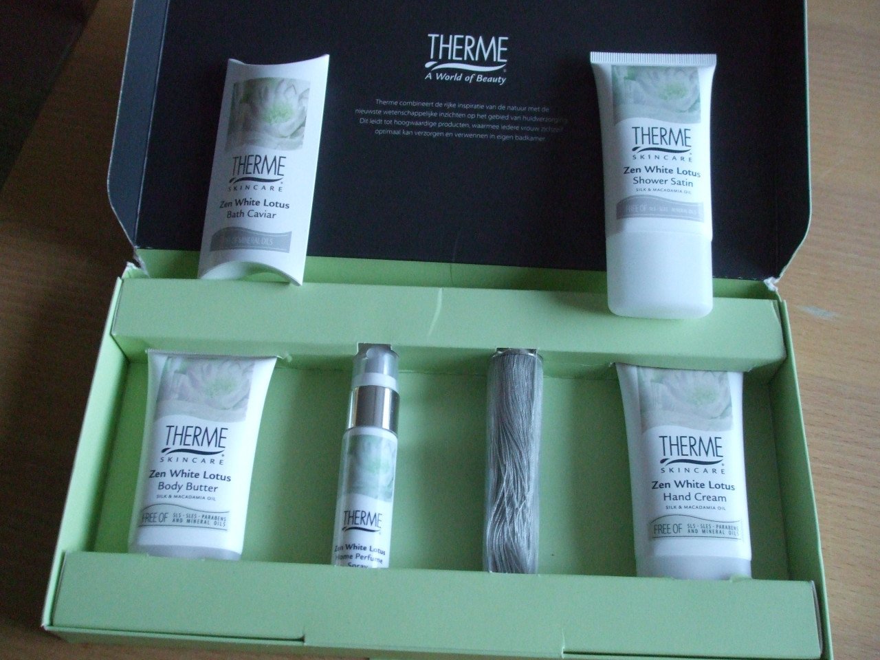Te koop geschenksetje van "Therme".(2).(nieuw).