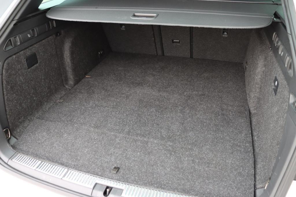 Skoda Superb combi 1.4 tsi laurin & klement 218pk dsg6 | lederen bekleding 