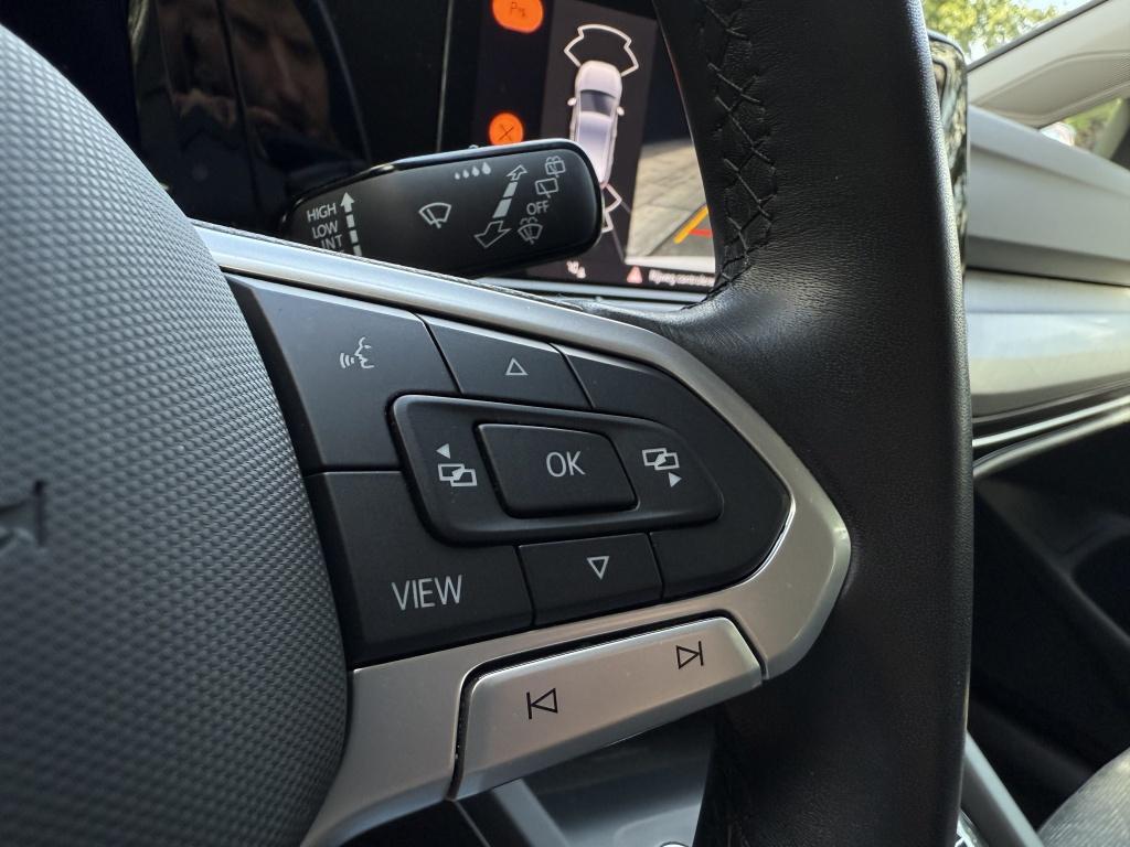 Volkswagen Golf 1.0 tsi life // led koplampen // trekhaak //