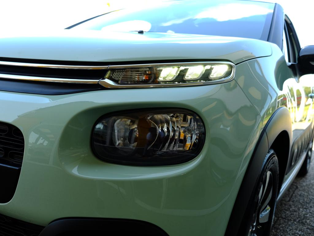 Citroen C3 1.2 puretech 82pk s&s shine | panodak | cruise control | airco |