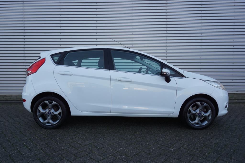 Ford Fiesta 1.25 titanium climate / cruise / elektr. ramen / parkeersens. /
