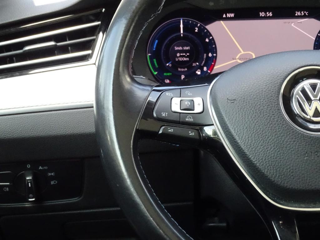 Volkswagen Passat variant 1.4 tsi gte connected series plus | pano | trekha