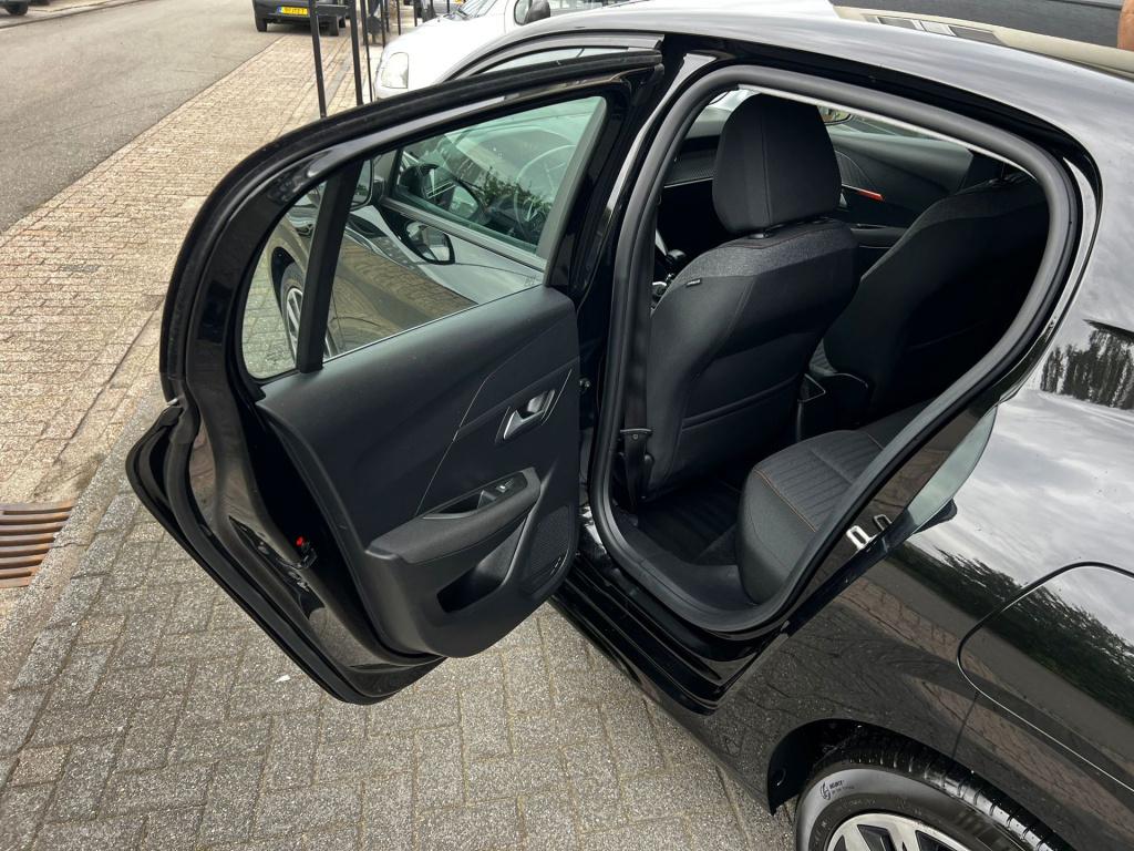 Peugeot 208 1.2 puretech blue lease active