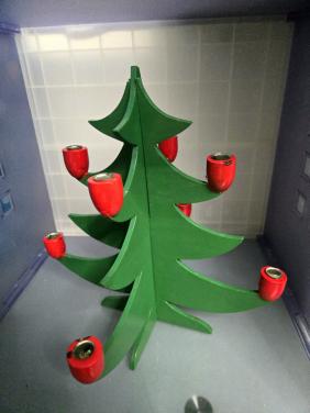 Vintage houten kerstboomvormige kandelaar ( uit de jaren 70 of 80, H 27cm