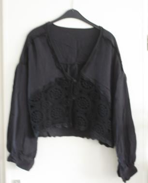 Blouse vest zwart met kant maat l40-42
