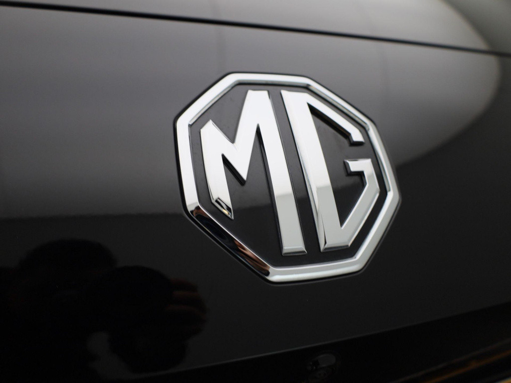 MG Mg4 64 kwh luxury | stoelverwarming | stuurverwarming | 360 camera | 435