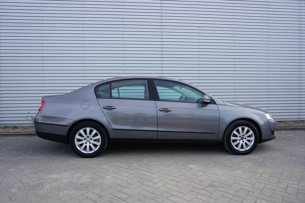 Volkswagen Passat 2.0 fsi trendline airco / cruise / elektr. ramen / trekha