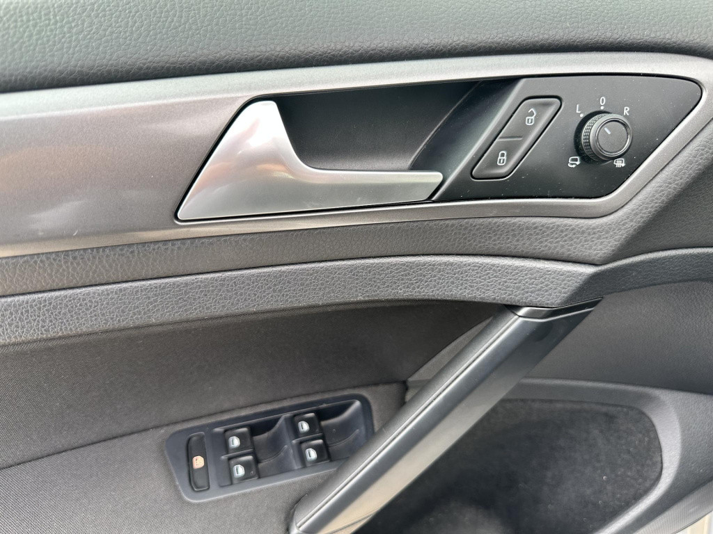 Volkswagen Golf 1.2 tsi trendline climate | adaptive cruise control | park 