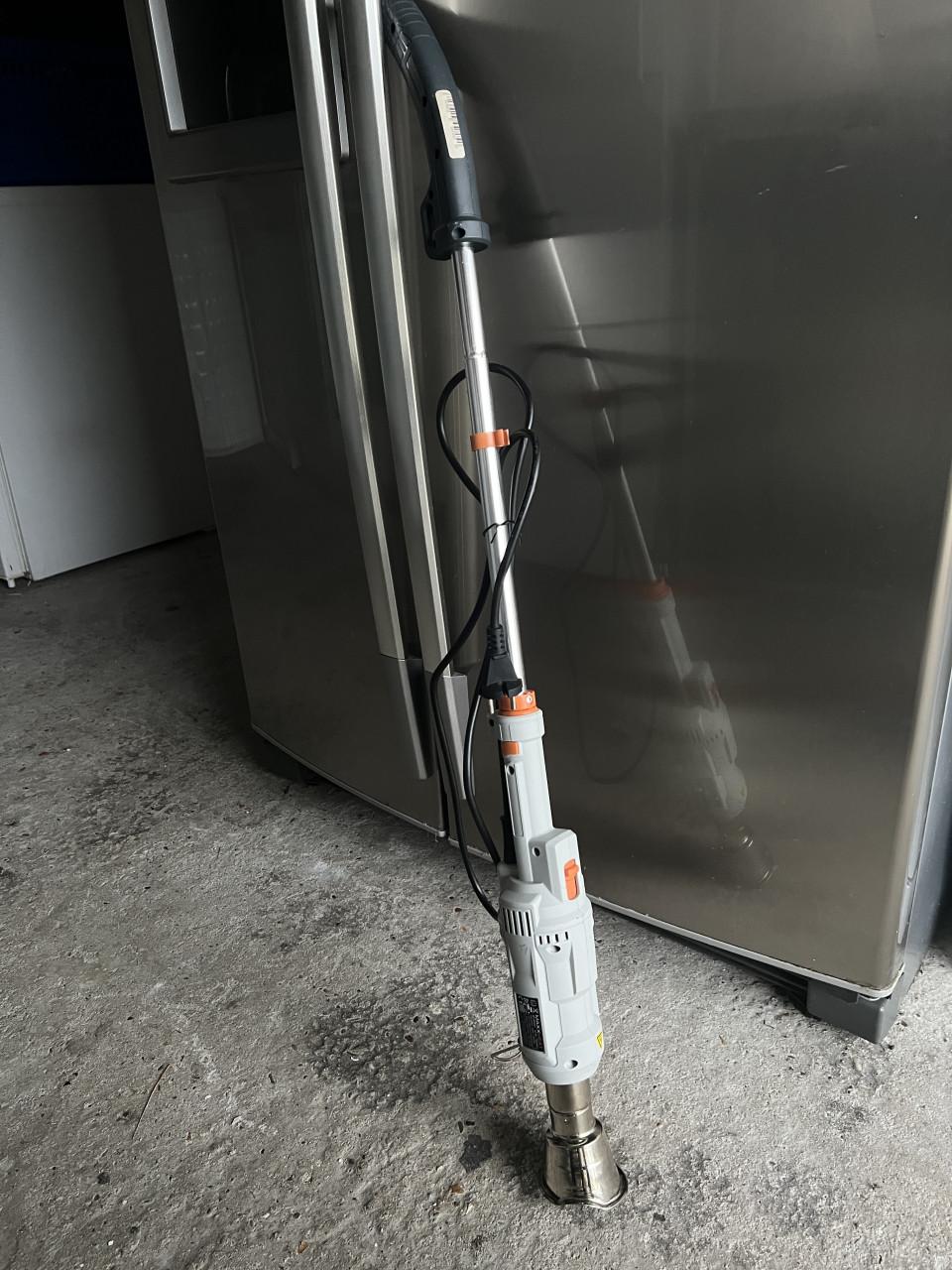 Multifunctioneel: onkruidverdelger heteluchtpistool en BBQ-aansteker in één