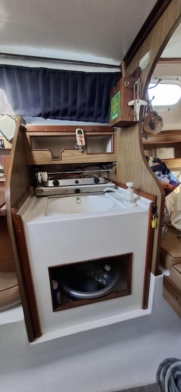 Hurley 700 kajuitzeilboot