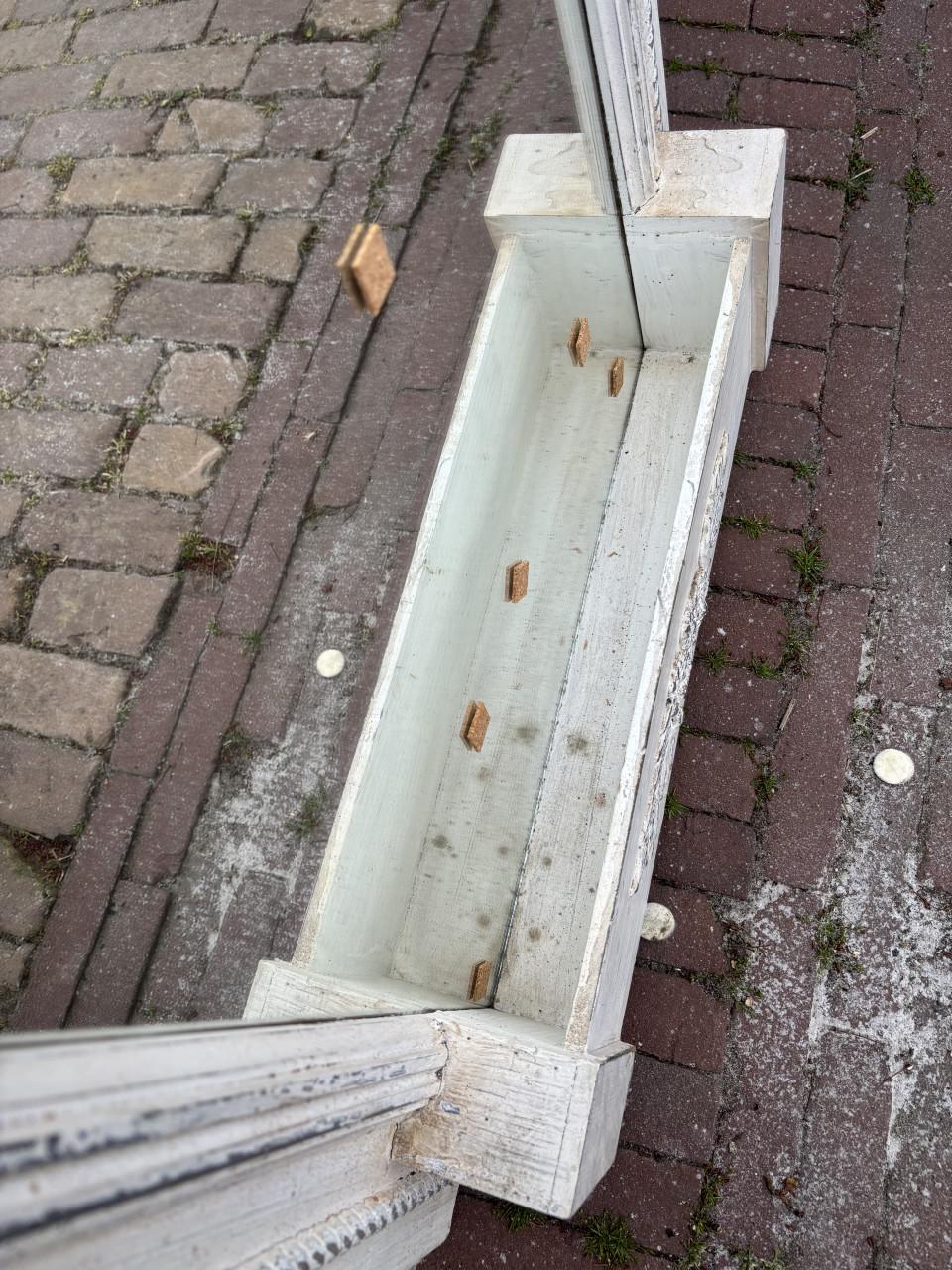 Brocante wandpaneel met nieuwe spiegel