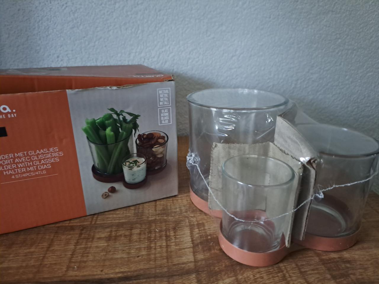 Gusta houder met glaasjes voor bloemetjes of etenswaar