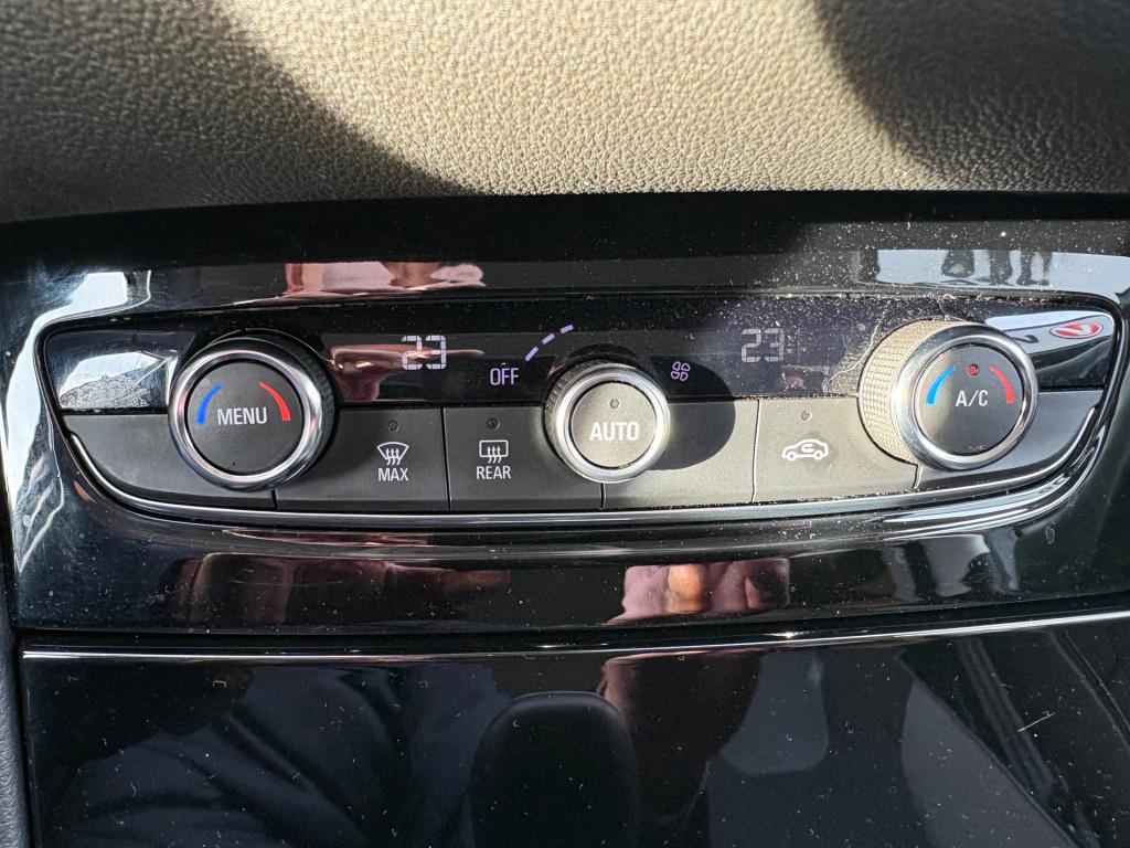 Opel Grandland X 1.2 turbo business executive