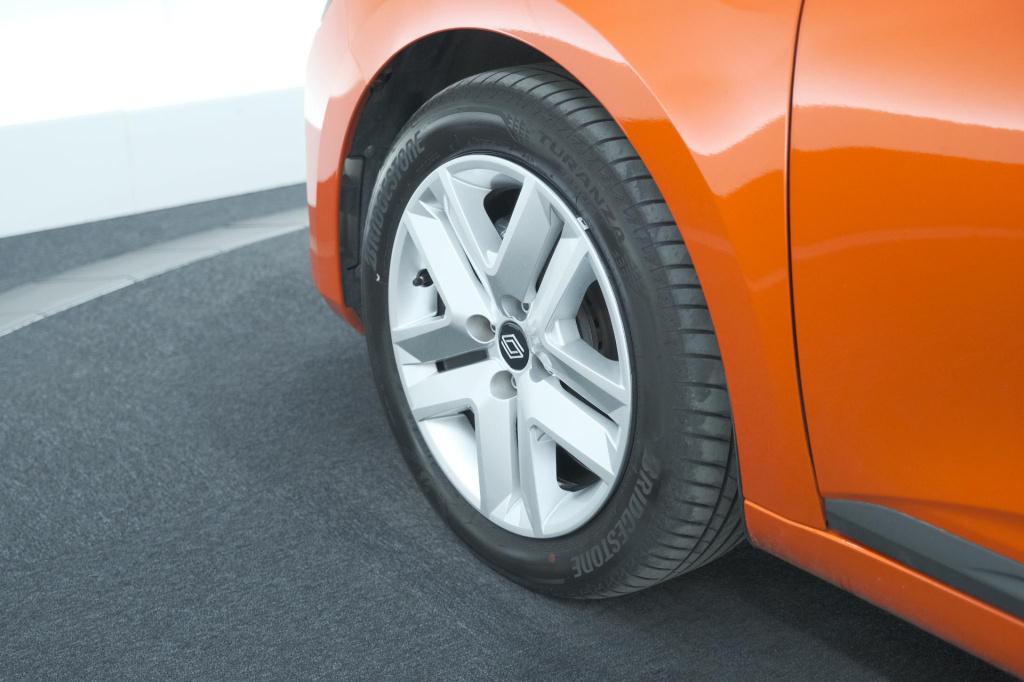 Renault Clio 1.6 e-tech full hybrid 145 evolution | apple carplay | parkeer