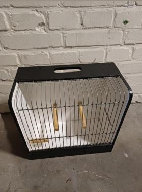 Te koop 3x TT kooitjes met eetbakjes en drinkfles