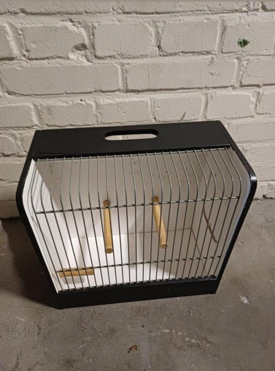 Te koop 3x TT kooitjes met eetbakjes en drinkfles