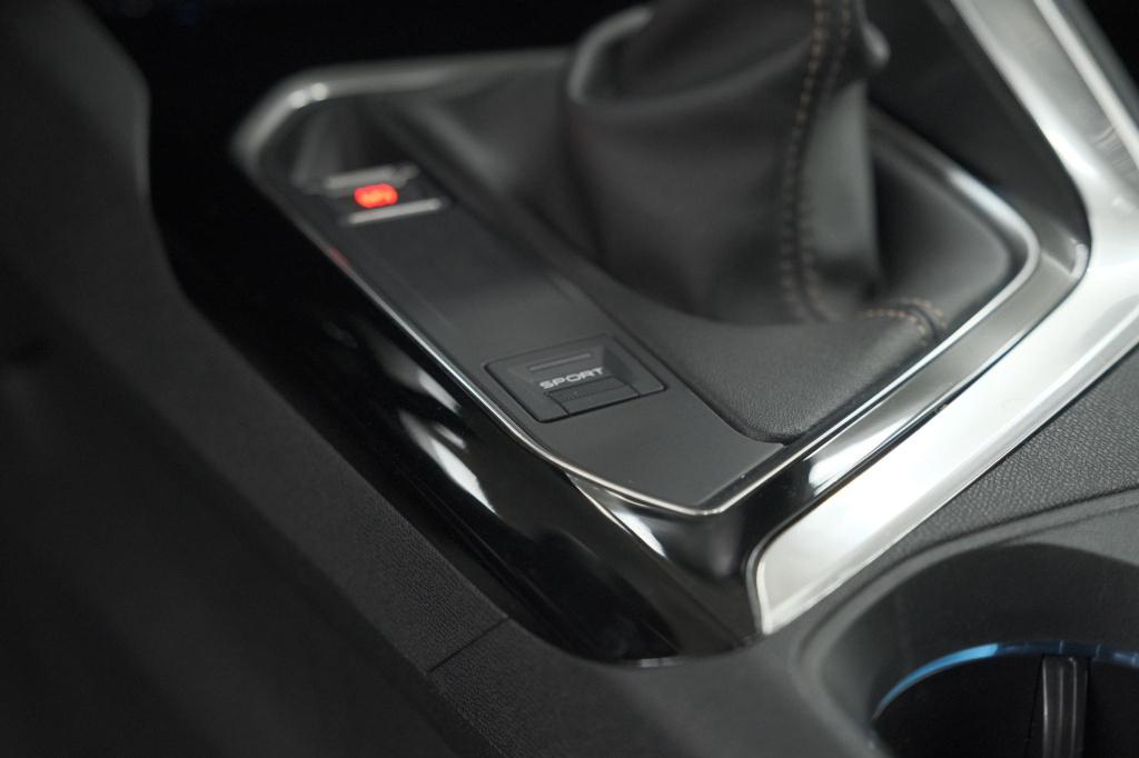 Peugeot 3008 puretech 130 gt line avantage | trekhaak | 360 camera | apple 