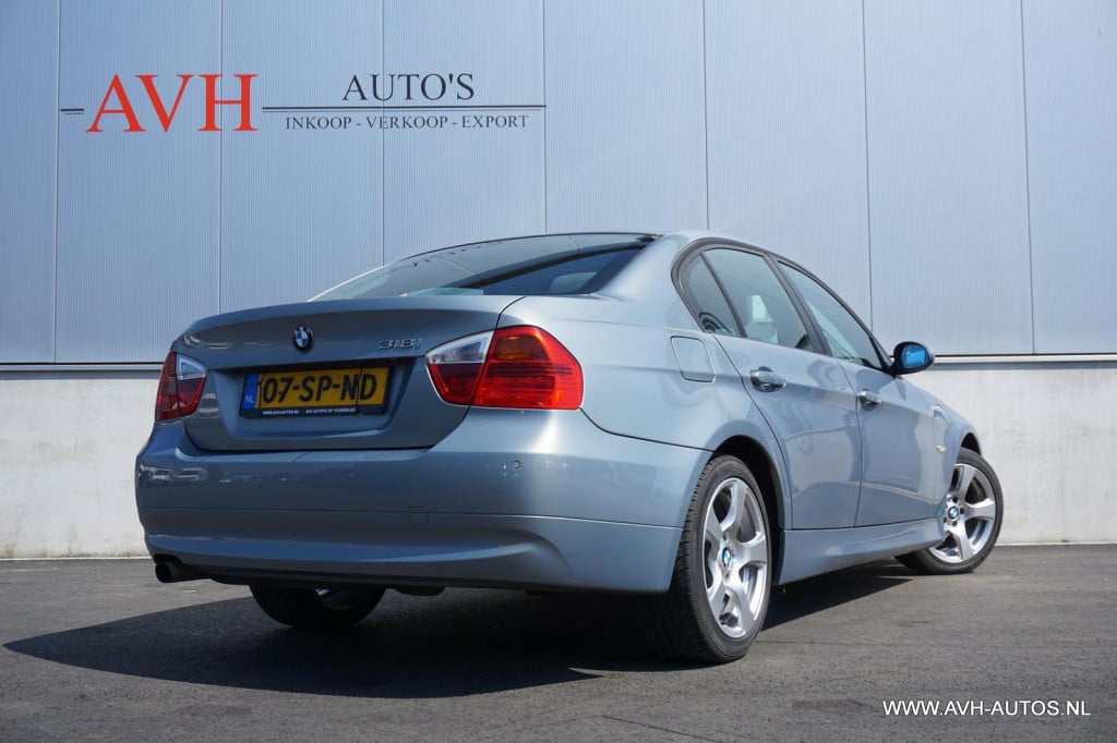BMW 3-serie 318i high executive