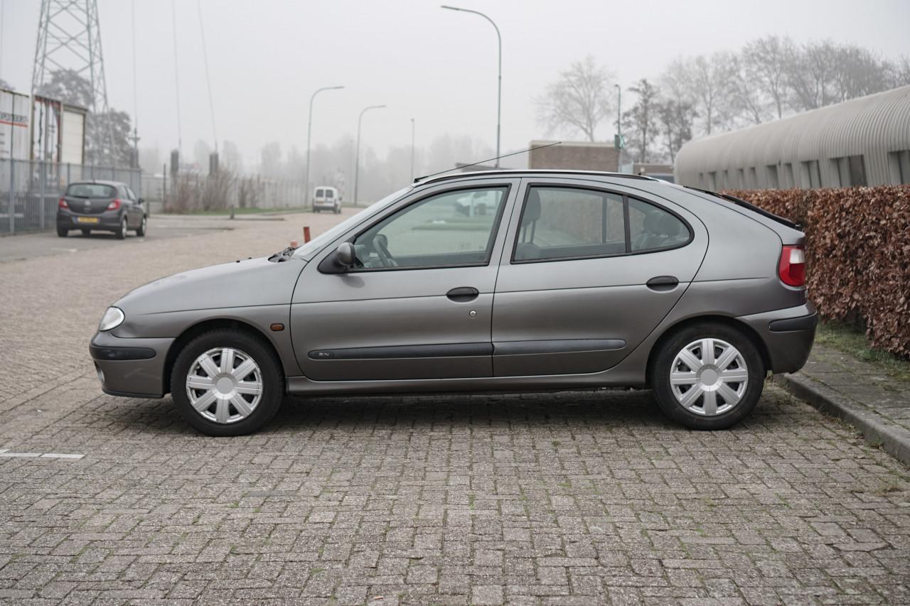 Renault Megane Berline - APK juni 2027