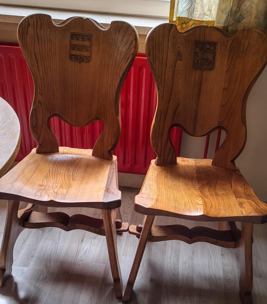 Eikenhouten eethoek, ongeveer 75 jaar oud.